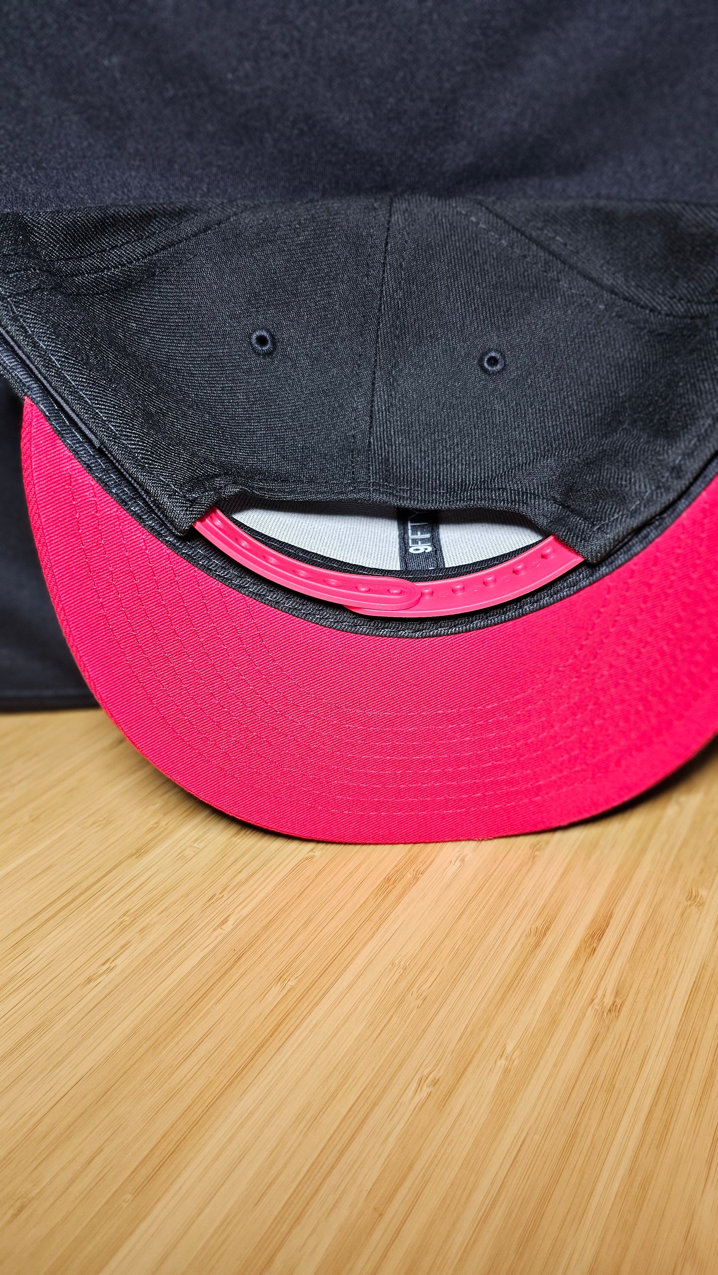 Los Angeles Lakers New Era Exclusive Snapback Hat
