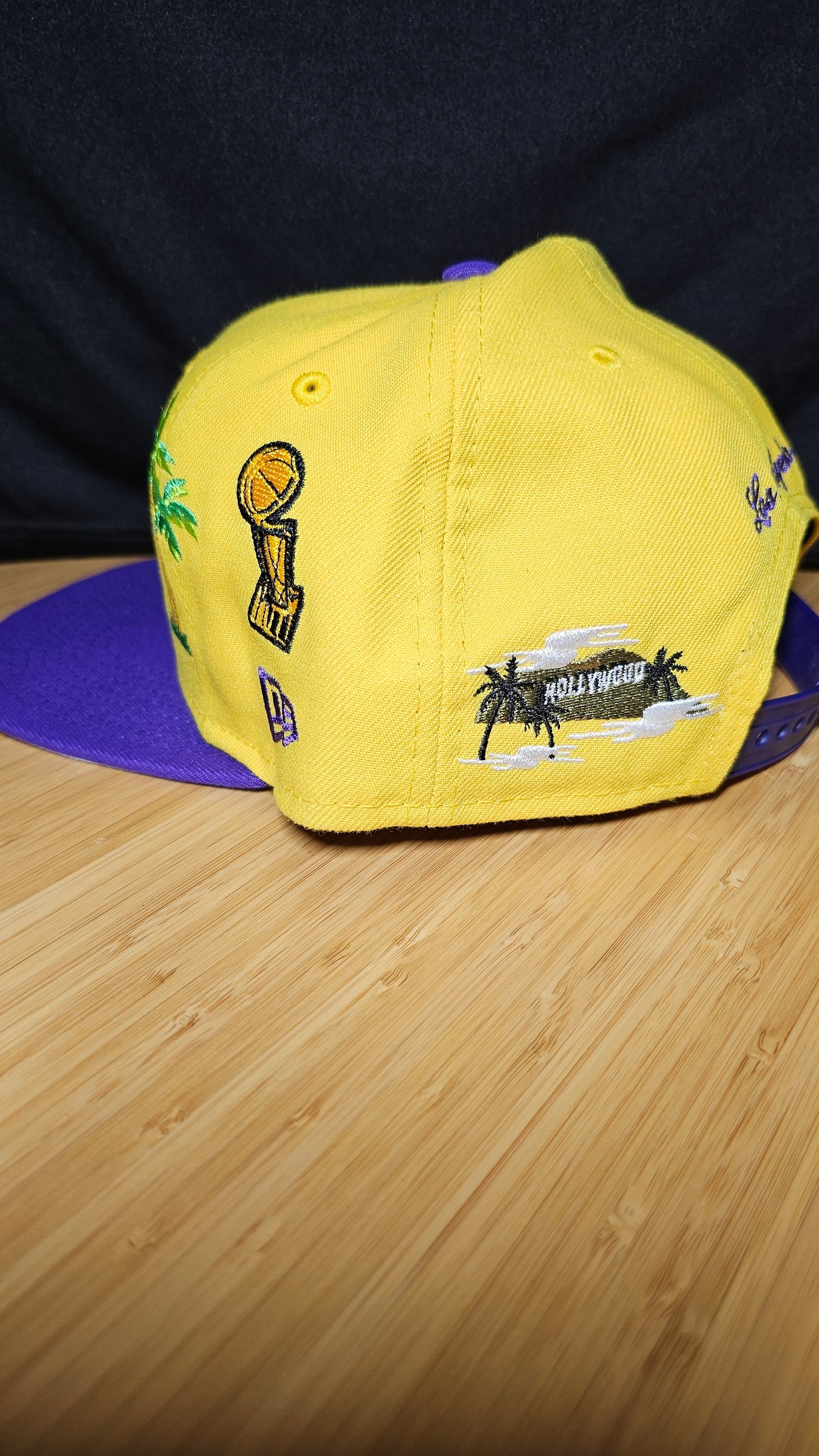 Los Angeles Lakers New Era Exclusive Snapback Hat