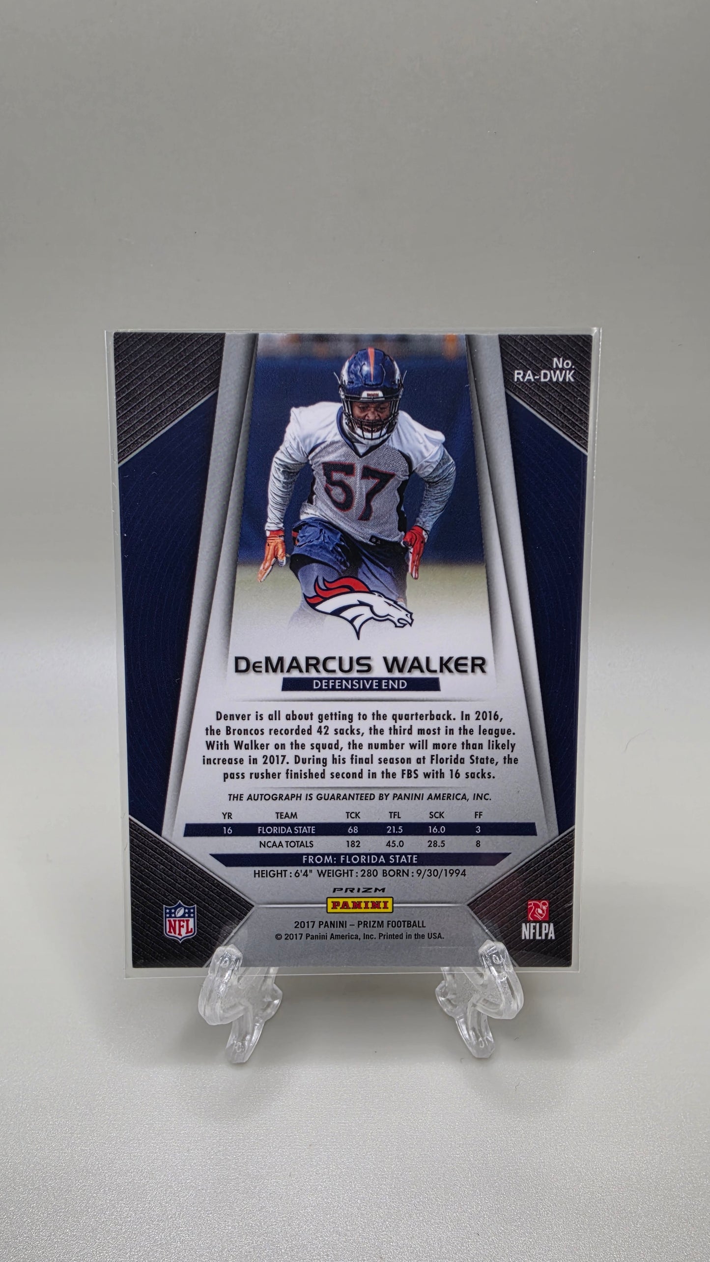 2017 Panini Prizm Demarcus Walker Pink Prizm Auto Card #RA-DWK