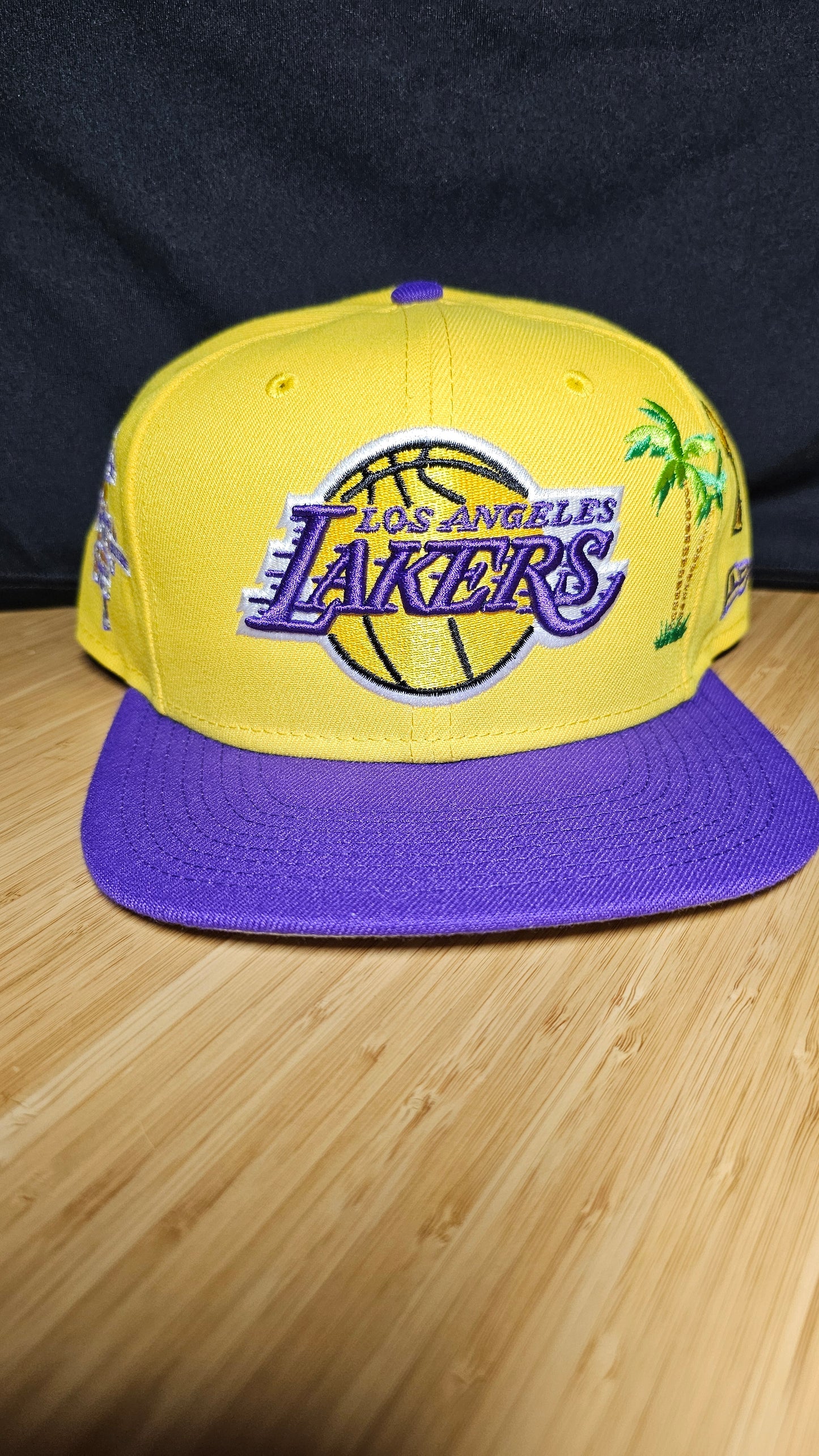 Los Angeles Lakers New Era Exclusive Snapback Hat