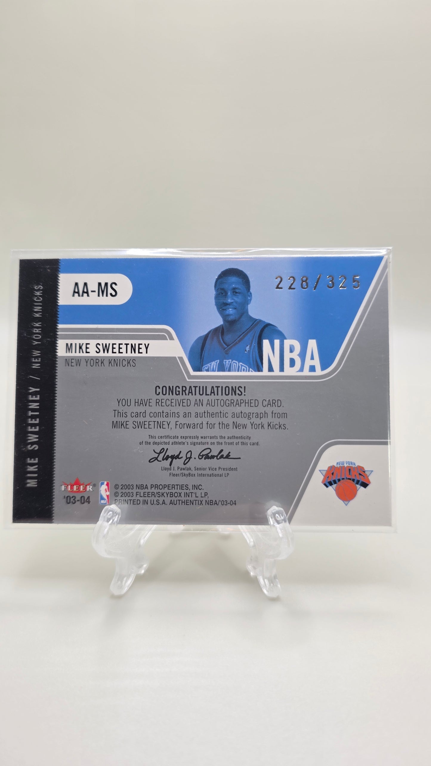 2003 NBA Fleer Authentix Mike Sweetney Auto #/325 Card #AA-MS