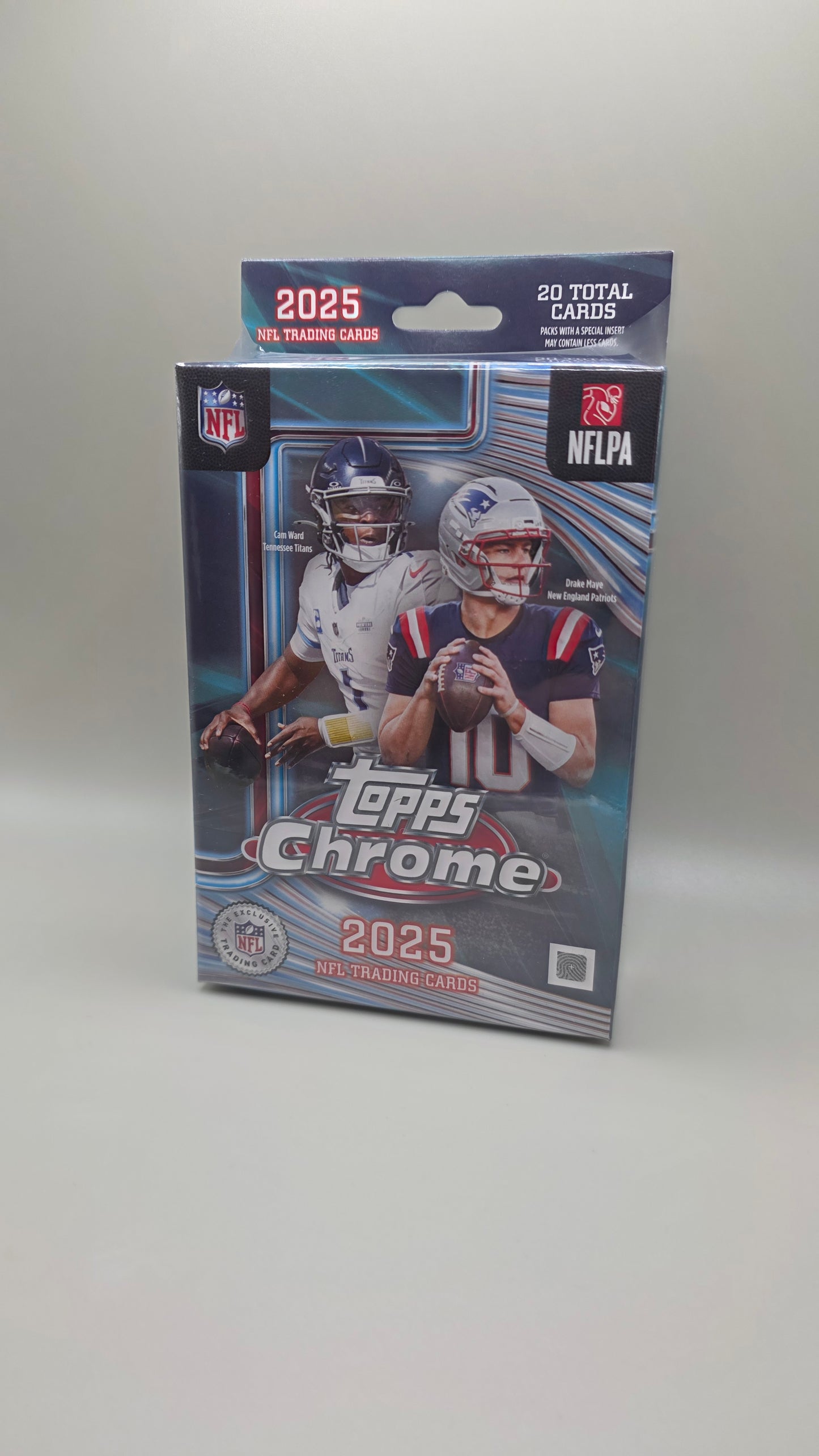 2025 Topps Chrome NFL Hanger Box !!