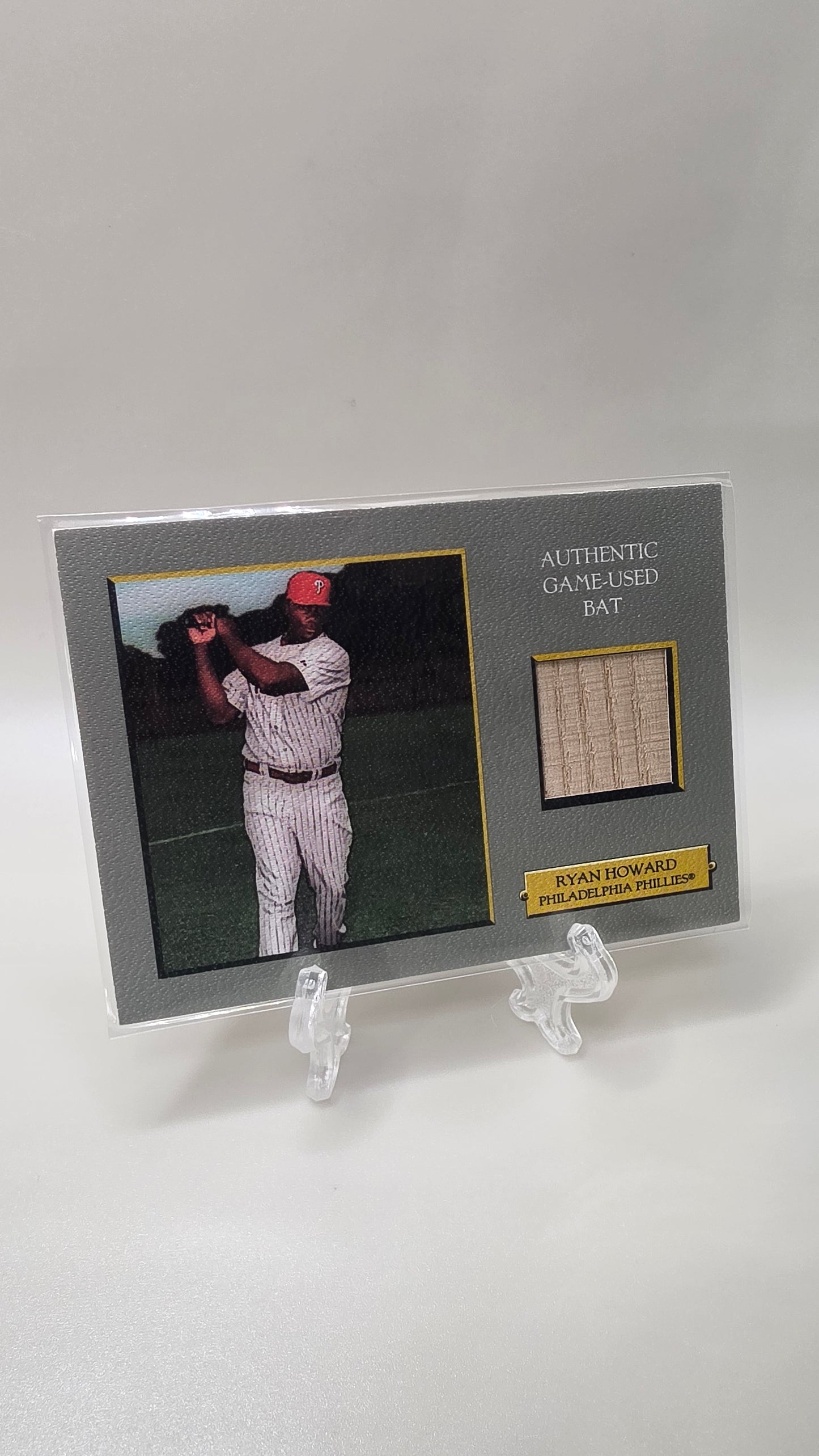2006 Topps Ryan Howard Bat Card #TRR-RH