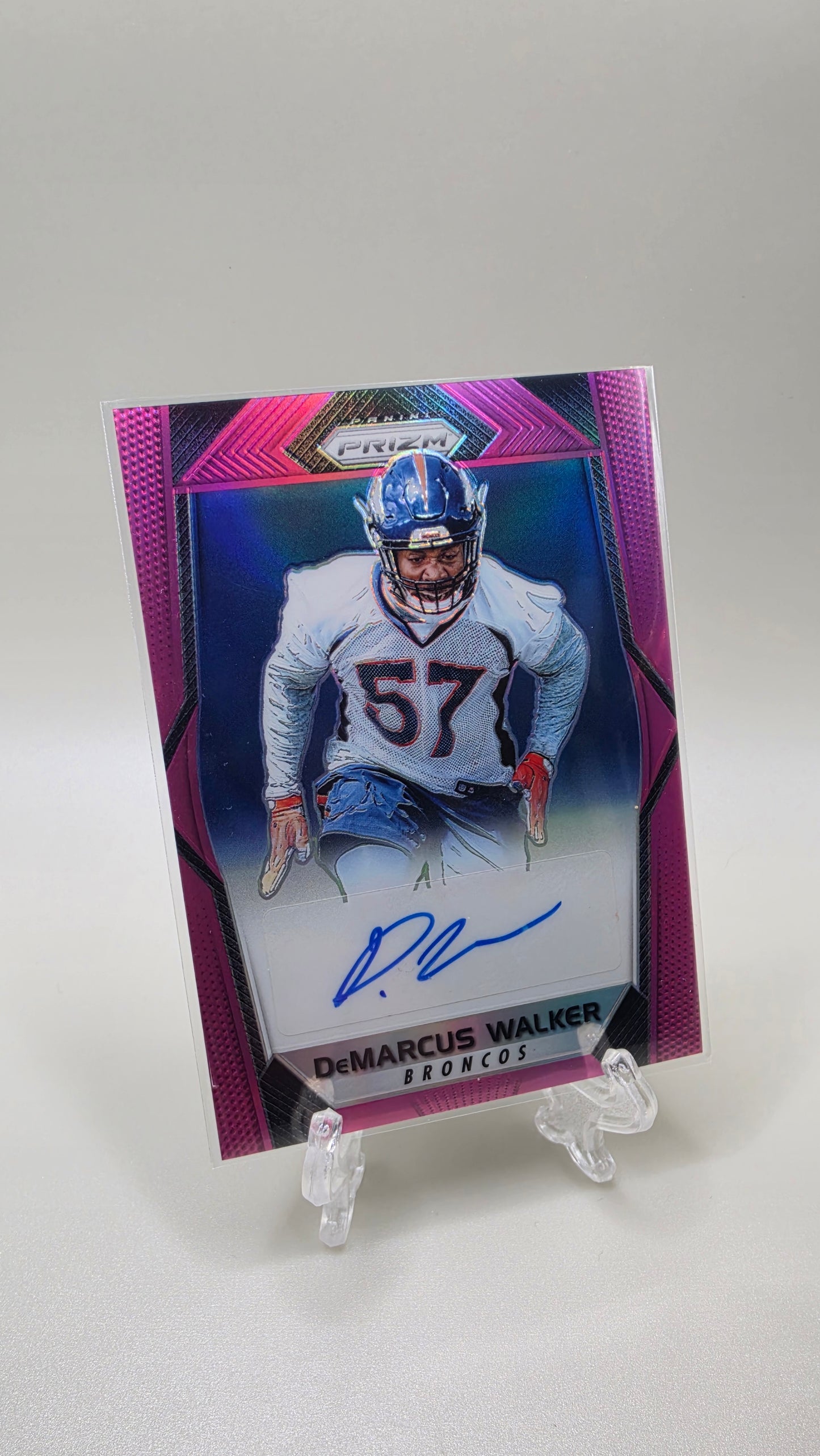 2017 Panini Prizm Demarcus Walker Pink Prizm Auto Card #RA-DWK