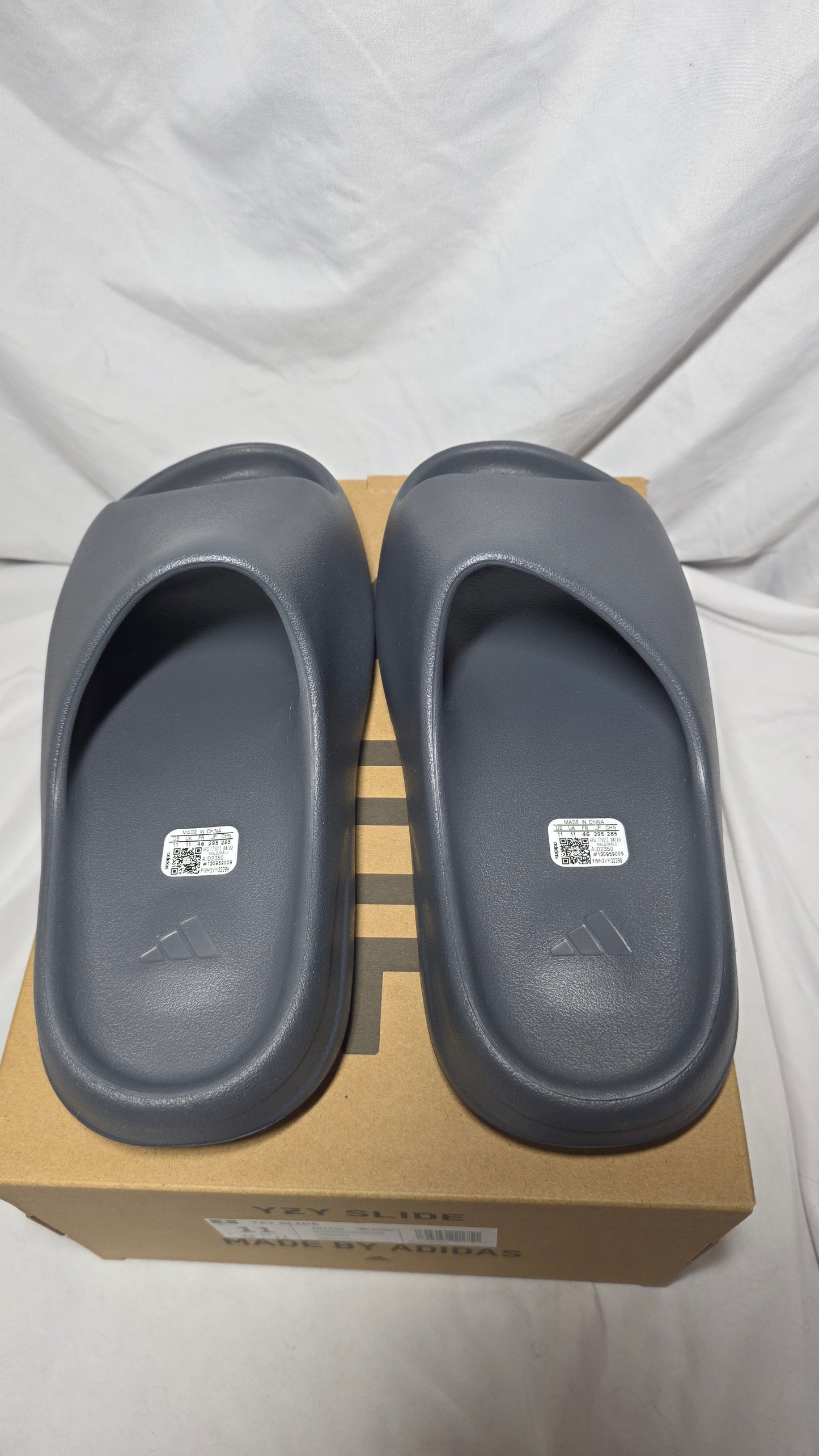 Yeezy Slides Mens 11 Slate Grey ID2350 NIB