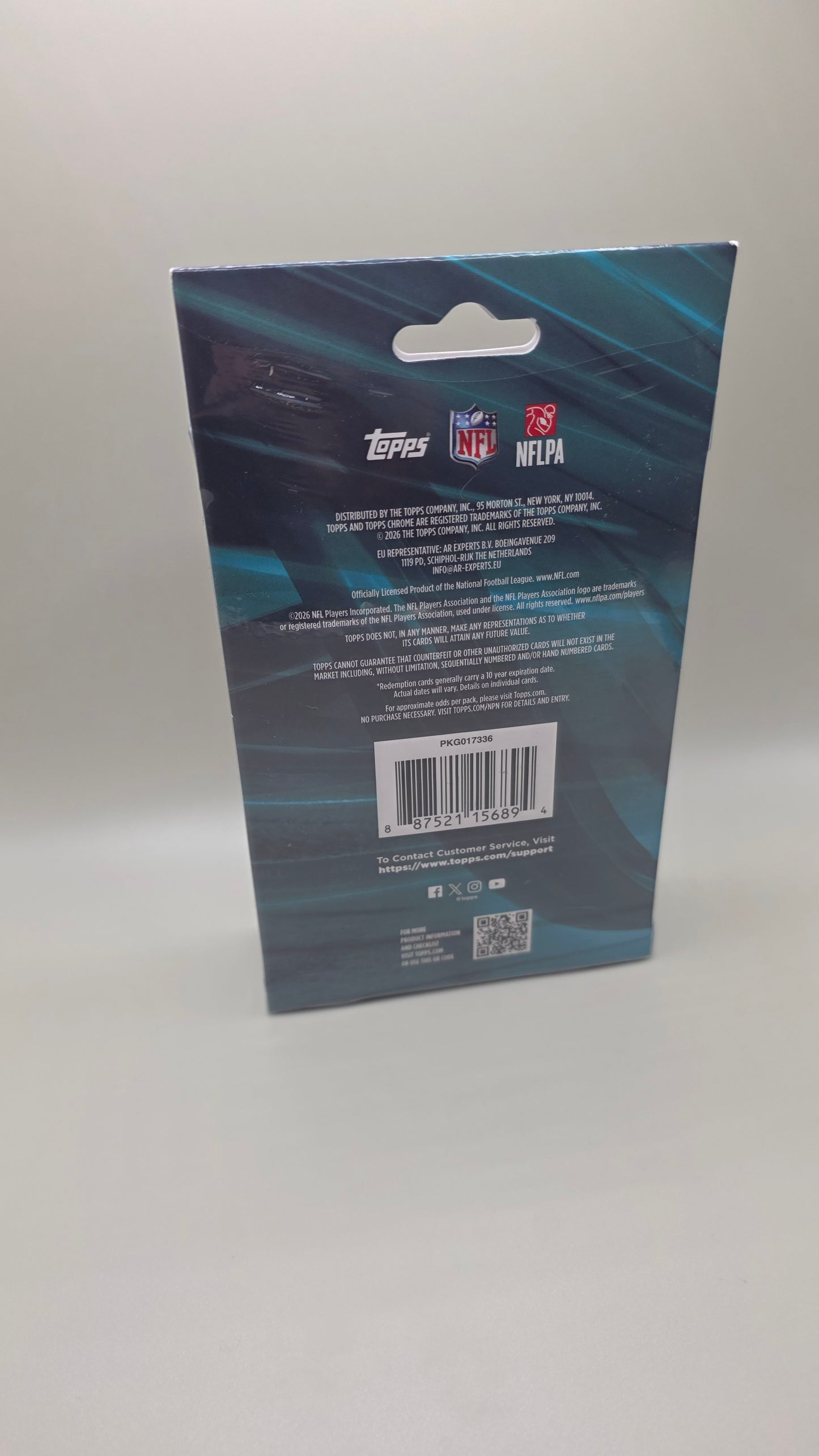 2025 Topps Chrome NFL Hanger Box !!